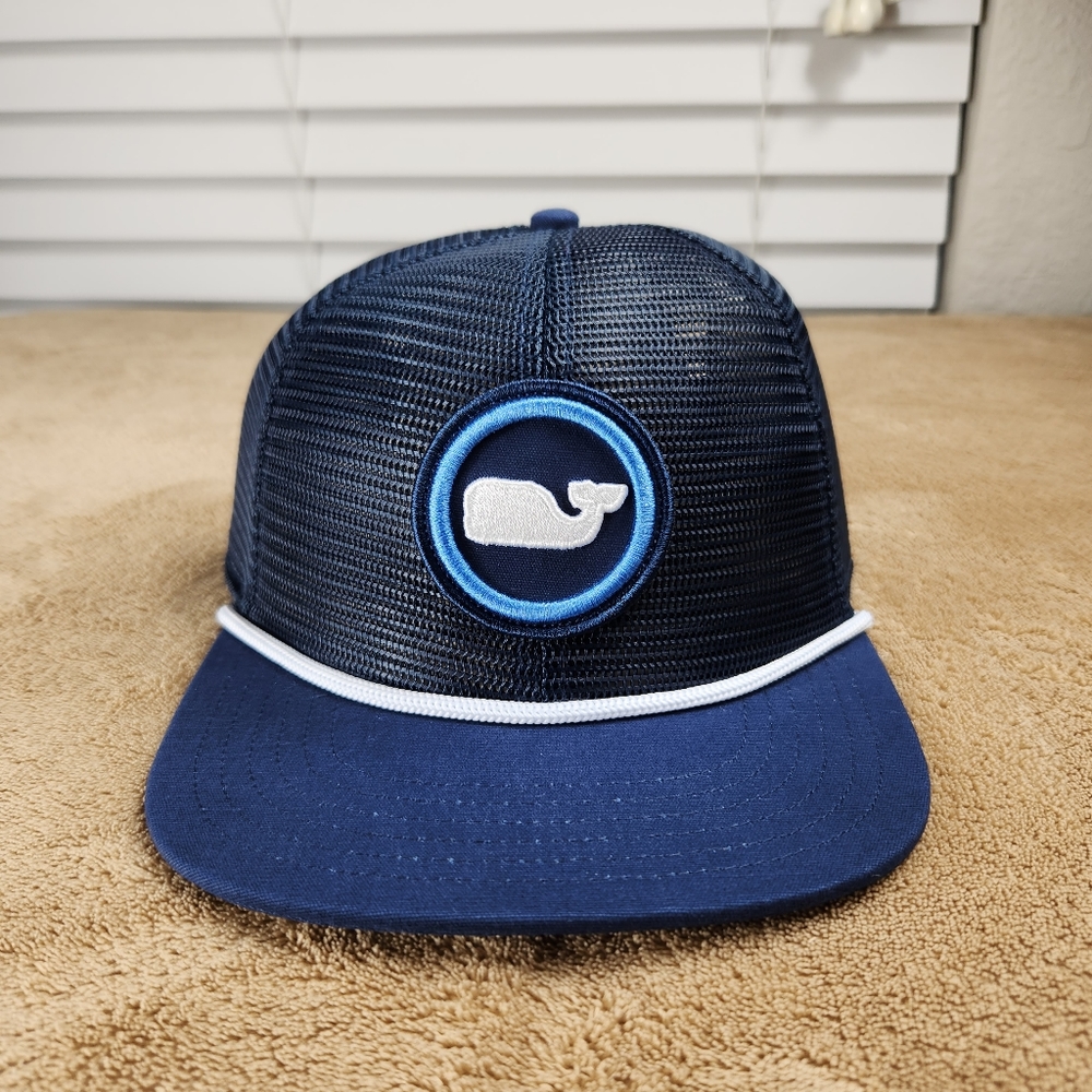 Vinyard vines NWT Whale Dot Patch Mesh Trucker hat in a navy blue.